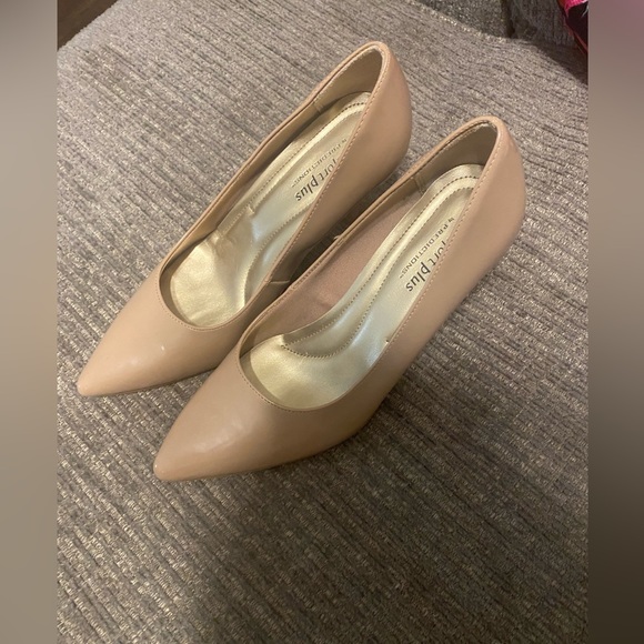 Nude heels size 5.5 - Picture 2 of 5